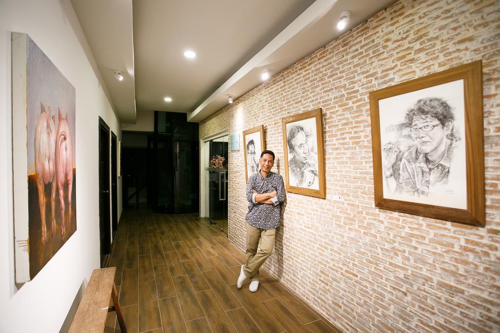 Third Rock Hostel Bangkok Buitenkant foto