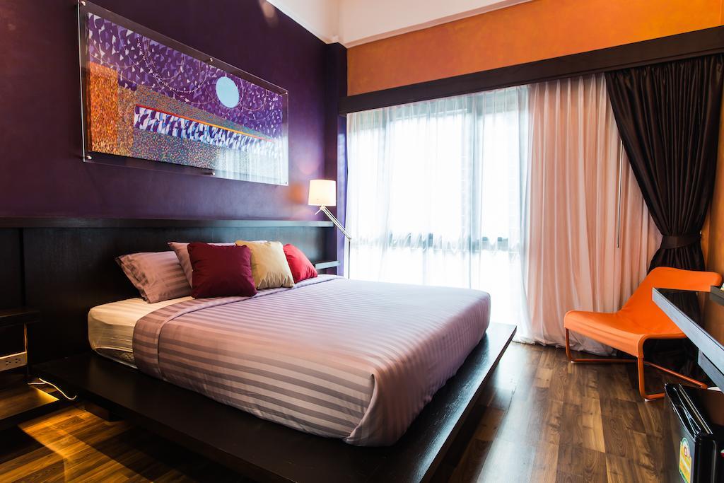 Third Rock Hostel Bangkok Buitenkant foto