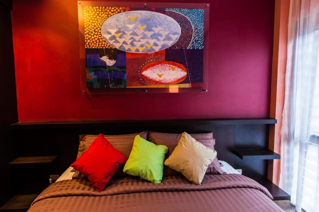 Third Rock Hostel Bangkok Buitenkant foto