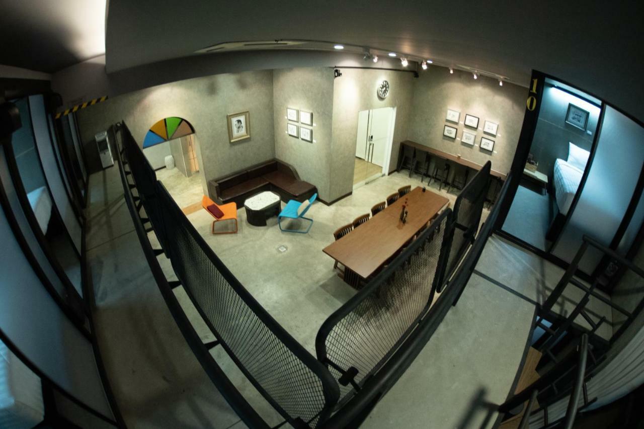 Third Rock Hostel Bangkok Buitenkant foto